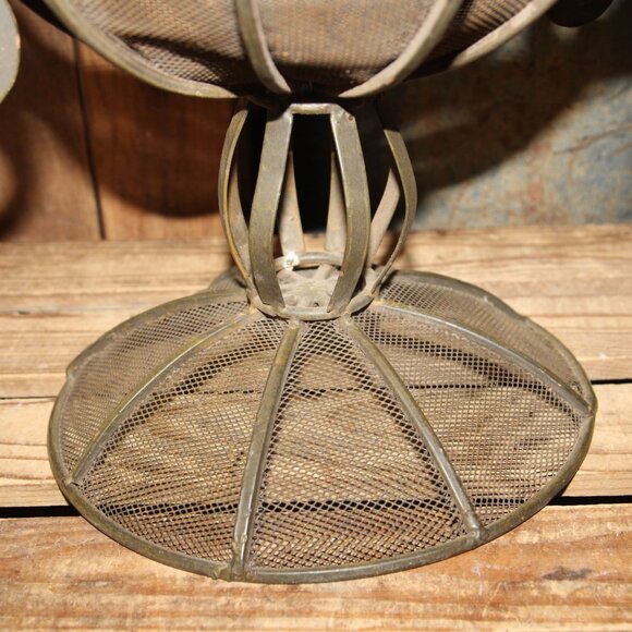 Rustic VTG Metal Mesh & Iron French Country Pedestal Urn Dish - Picture 4 of 6